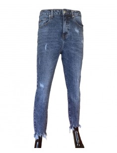 Jeans strappati da donna